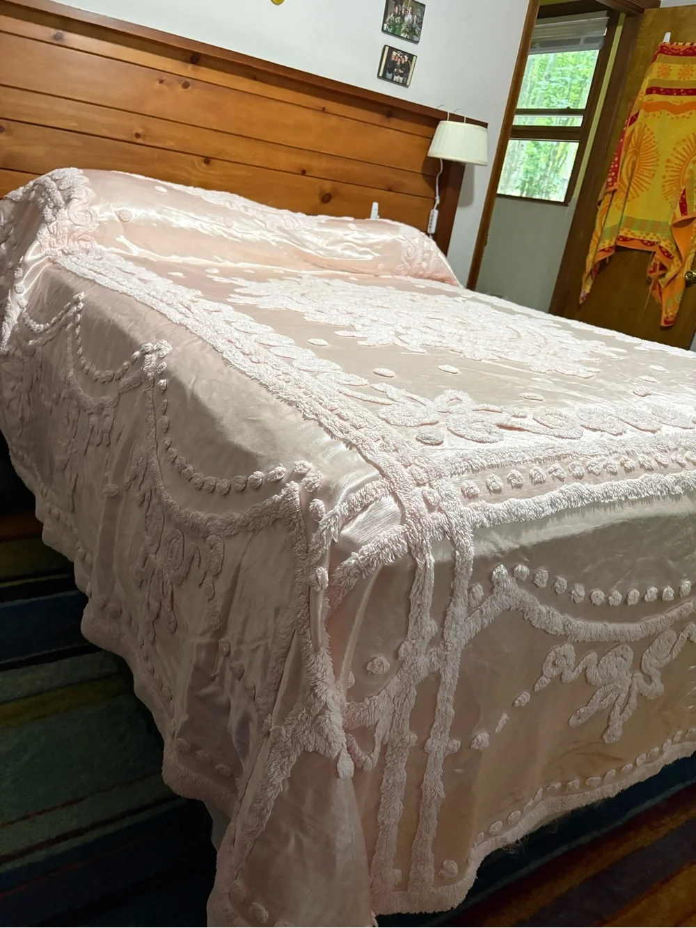 50s/60s Satin & Chenille Beadspread